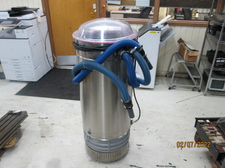 Upright Vacuum, 18 Inch Diameter, 7 Foot Hoses, Used In Clean Conditions Vacuum Machinery | Global Machine Brokers, LLC
