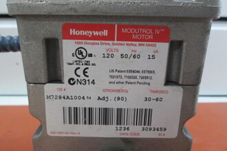 Honeywell M7284A1004 Electric Motor | Global Machine Brokers, LLC (2)