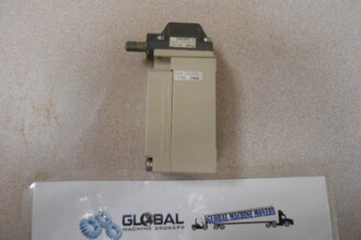 Omron D4A-3E04N Limit Switch, 6A, 24VDC, New in Box Electrical | Global Machine Brokers, LLC (4)