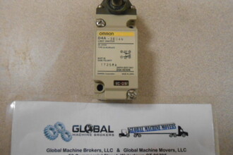Omron D4A-3E04N Limit Switch, 6A, 24VDC, New in Box Electrical | Global Machine Brokers, LLC (1)